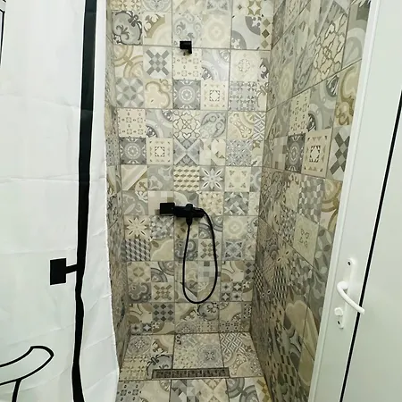 Toni House 505 Apartman Szveti Vlasz